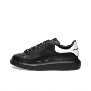 Alexander McQueen (Black White 1.0)