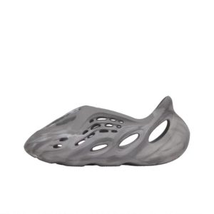 Yeezy Foam Runner (Carbon)