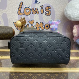 Louis Vuitton Dopp Kit M59478