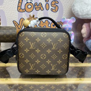 Louis Vuitton Quest Messenger M46973