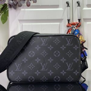 Louis Vuitton Alpha Messenger M46955