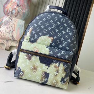 Louis Vuitton Discovery MM M23905