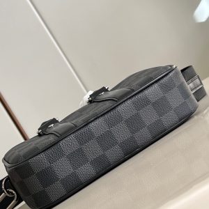 Louis Vuitton Nano Porte Documents Voyage M82770