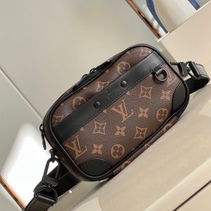 Louis Vuitton Alpha Wearable Wallet M82542