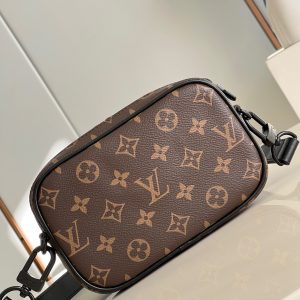 Louis Vuitton Alpha Wearable Wallet M82542
