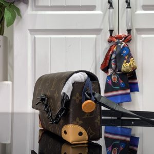 Louis Vuitton Steamer Wearable Wallet M82534