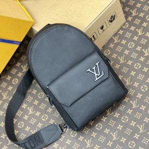 Louis Vuitton Pilot Slingbag M23736
