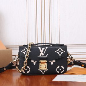 Louis Vuitton Pochette Métis East West M23081