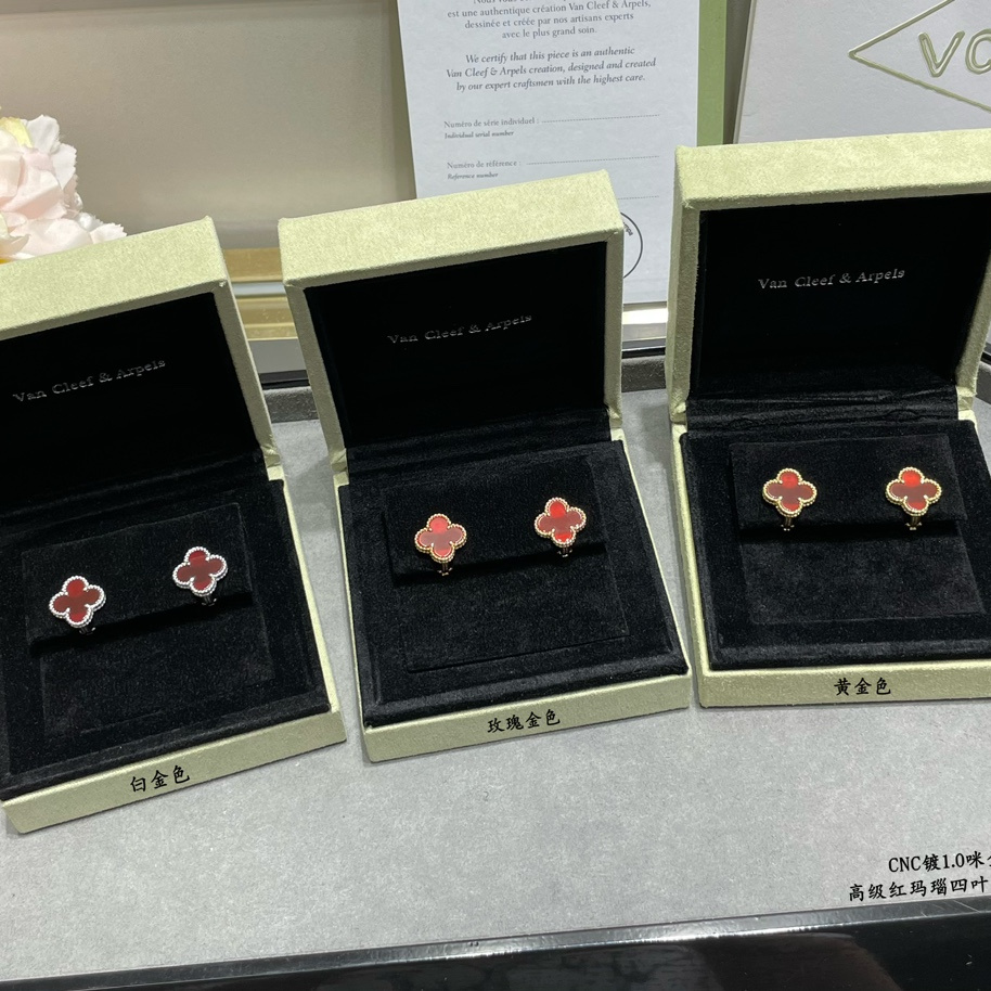 Van Cleef Arpels Earrings Red product image