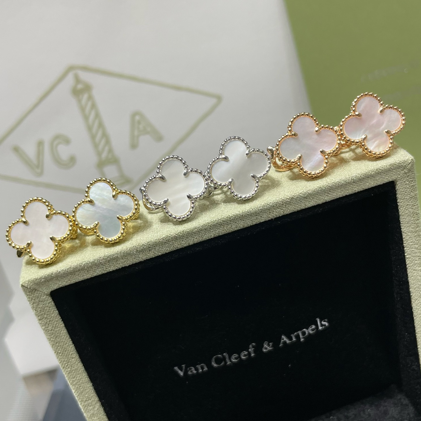 Van Cleef Arpels Earrings White product image