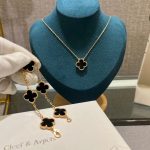 Van Cleef & Arpels Bracelet Necklace Combination