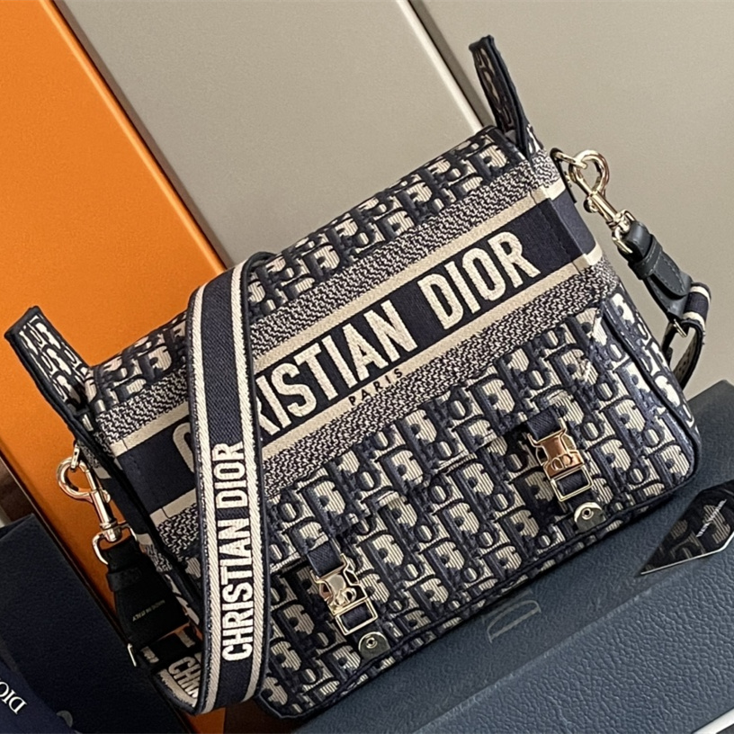 Dior Camp Messenger Bag M1241ORIW_M928 front view