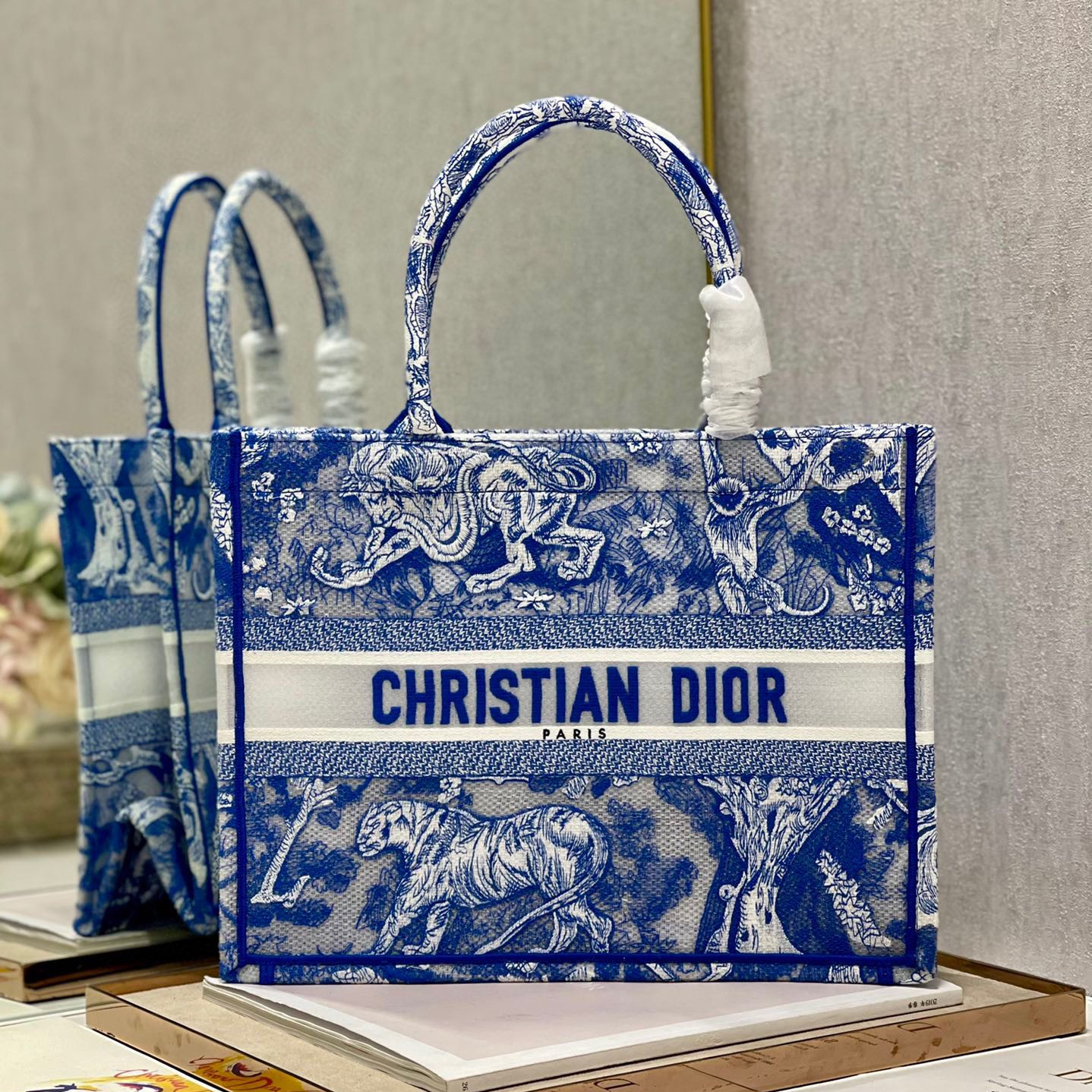 Dior Book Tote M1286 available at shoes886.com
