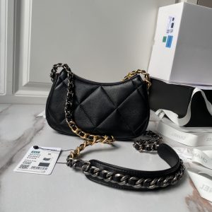 Chanel Armpit Bag Ap4013