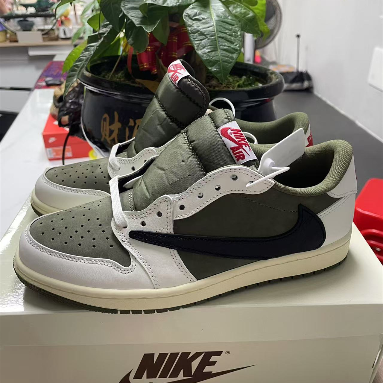 Jordan 1 Retro Low Travis Scott Medium Olive