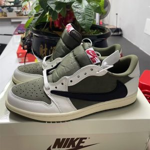 A-001 Jordan 1 Retro Low Travis Scott Medium Olive