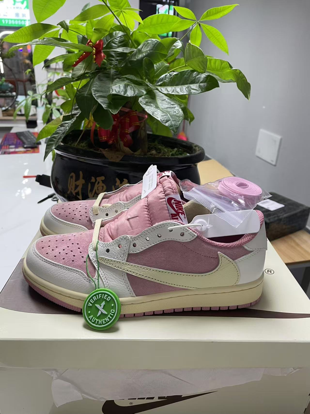Travis Scott Air Jordan 1 Low Shy Pink - shoes886.com
